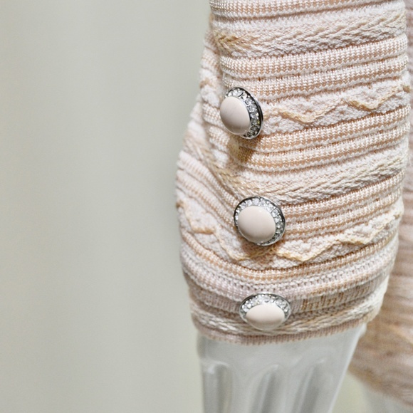 St. John Evening Blush Santana Knit Blazer – Swarovski Crystal Buttons –US made - Picture 11 of 13